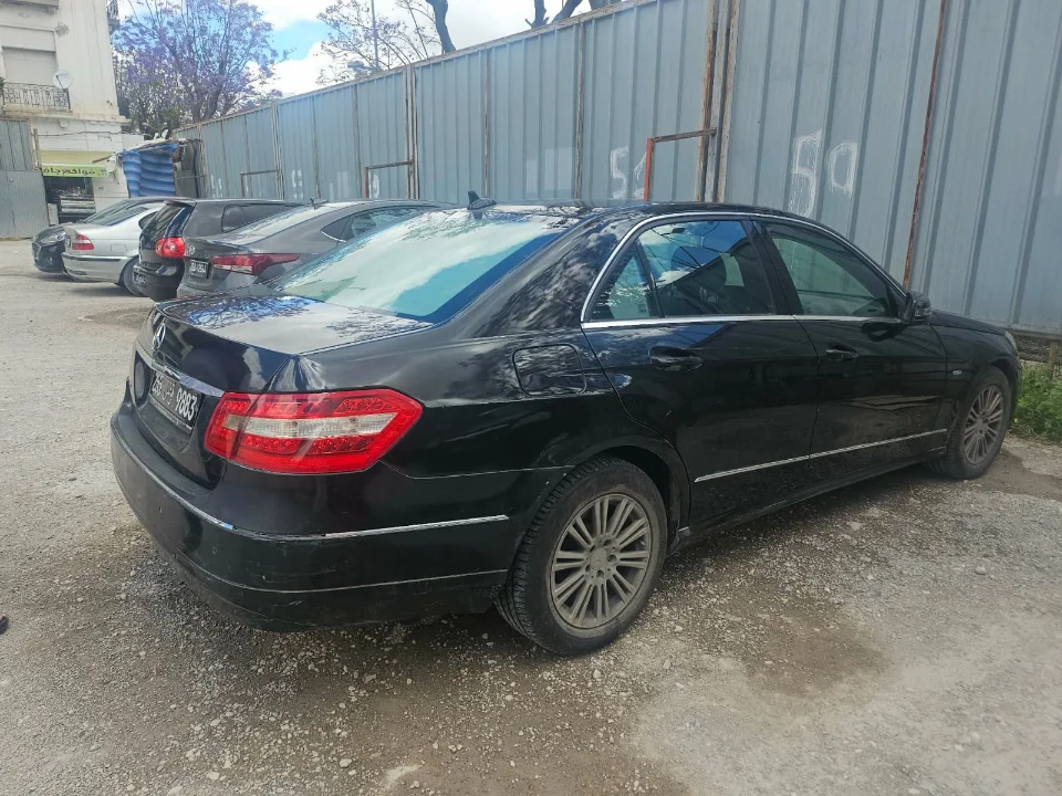Mercedes 200 - Photo 2