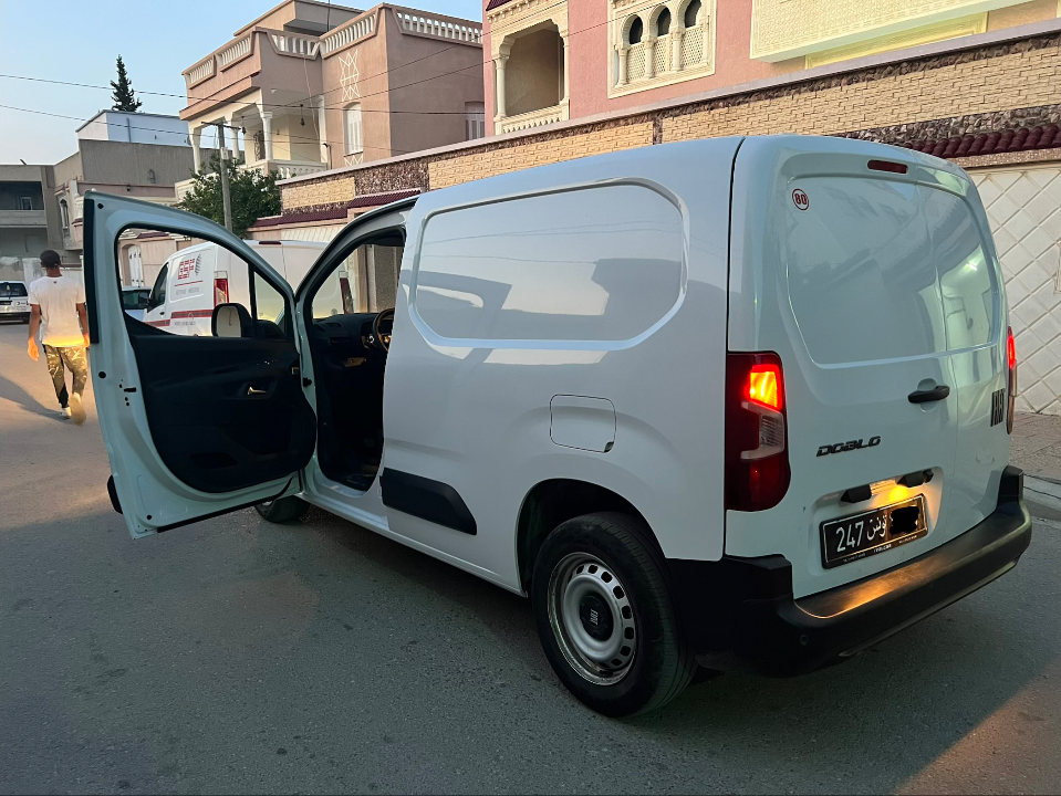 Fiat DOBLO - Photo 10