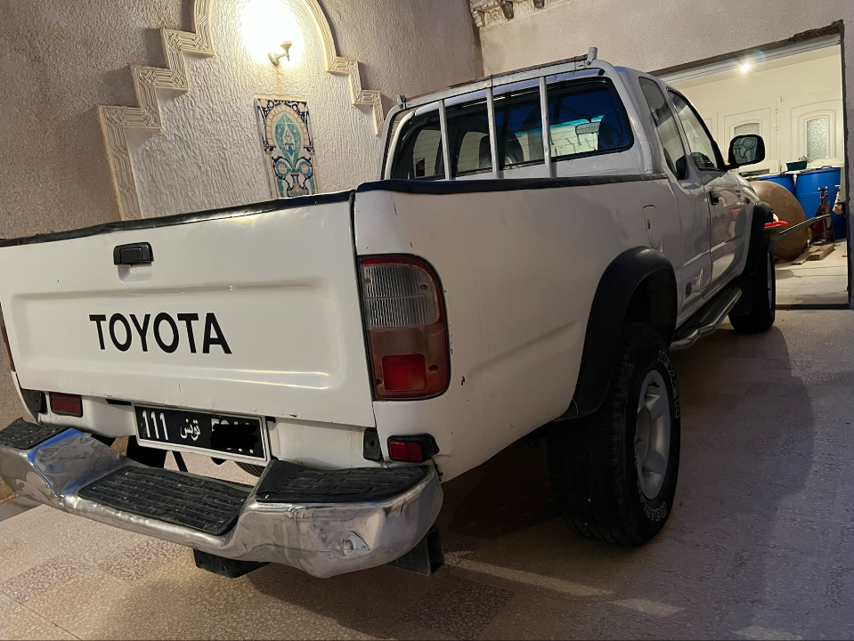 Toyota Hilux - Photo 10