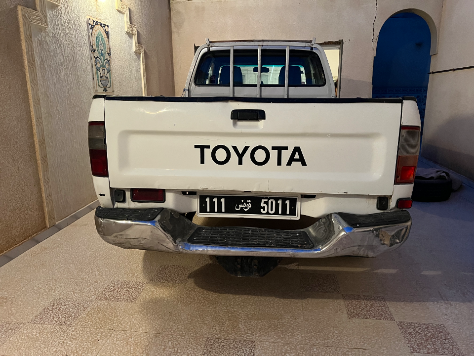 Toyota Hilux - Photo 9