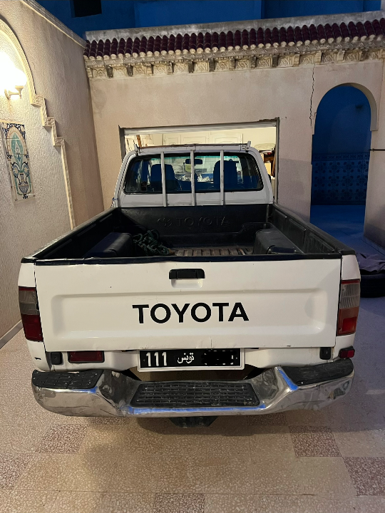 Toyota Hilux - Photo 8