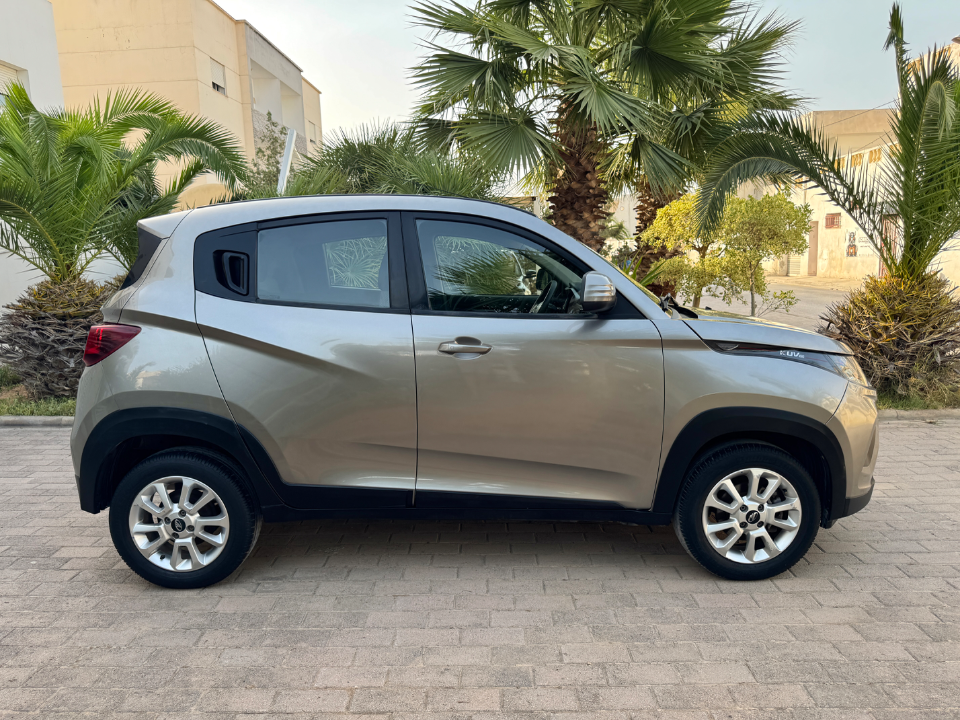 Mahindra KUV 100 - Photo 7