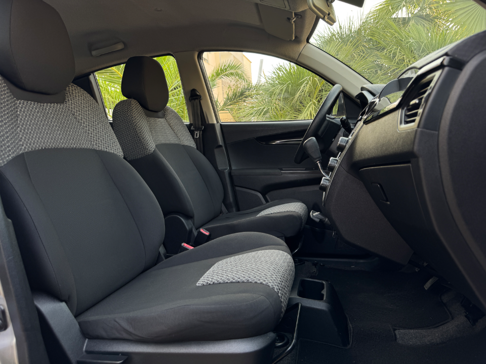 Mahindra KUV 100 - Photo 6