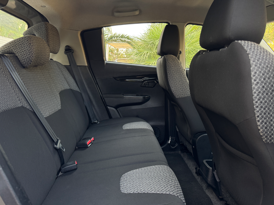 Mahindra KUV 100 - Photo 5