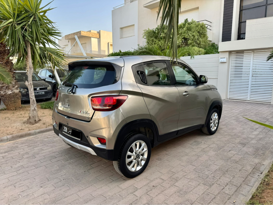 Mahindra KUV 100 - Photo 3