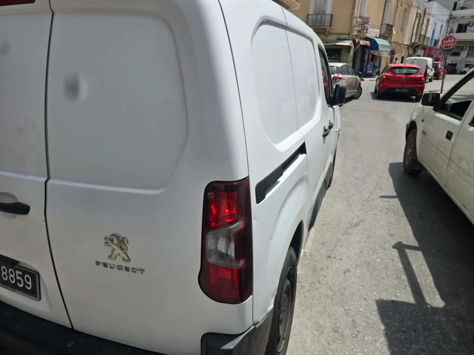 Peugeot Partner - Photo 11