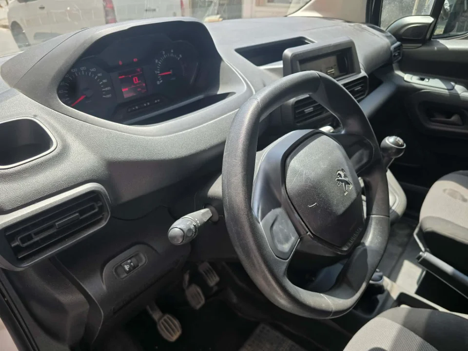 Peugeot Partner - Photo 10