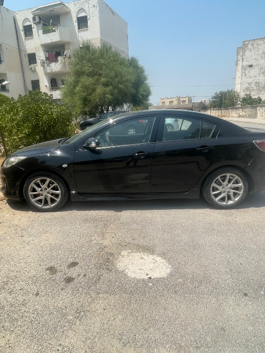 Mazda MAZDA3 - Photo 9