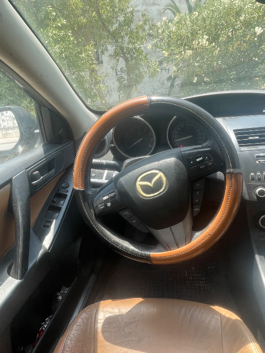 Mazda MAZDA3 - Photo 5