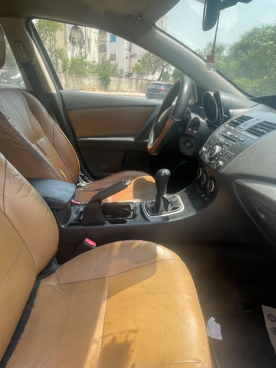 Mazda MAZDA3 - Photo 4