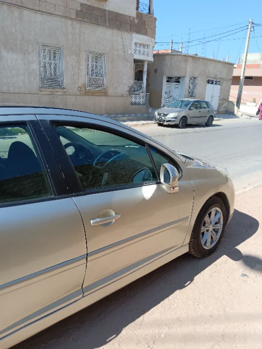 Peugeot 207 - Photo 2