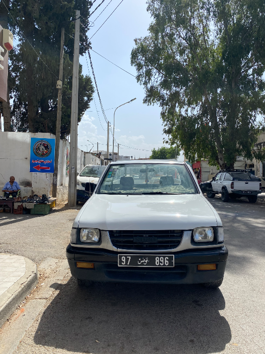 Isuzu AUTRE - Photo 4