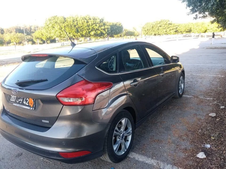 Ford FOCUS - Photo 2