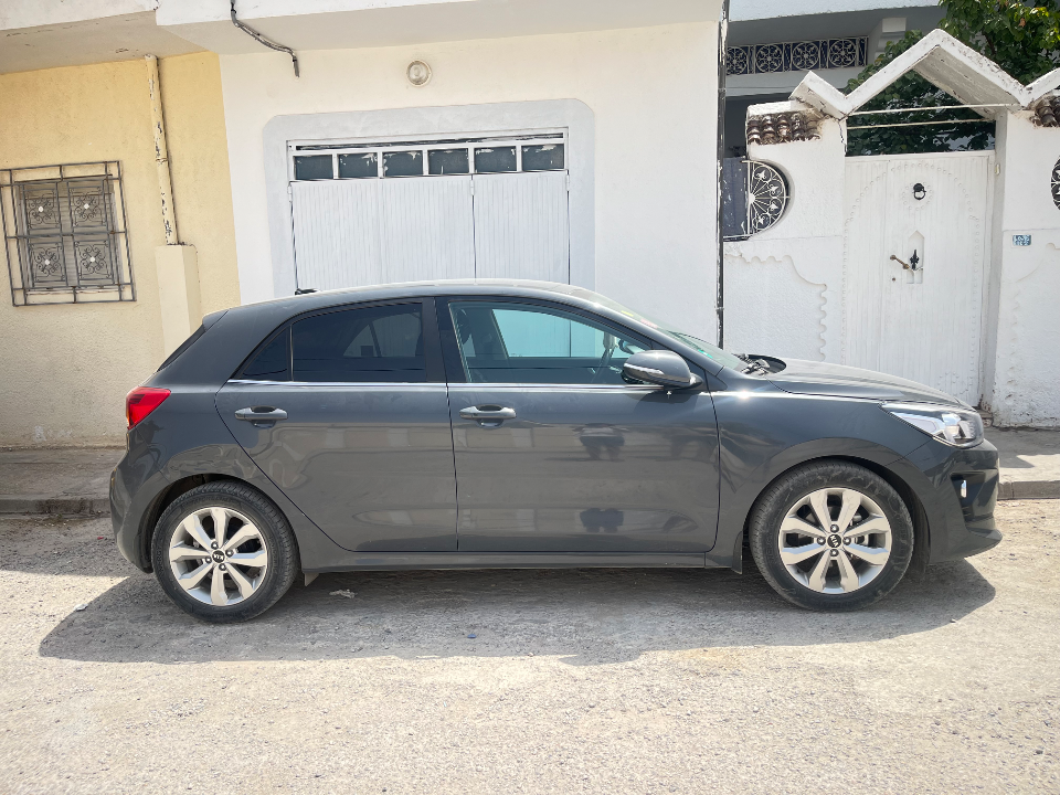 Kia RIO - Photo 7