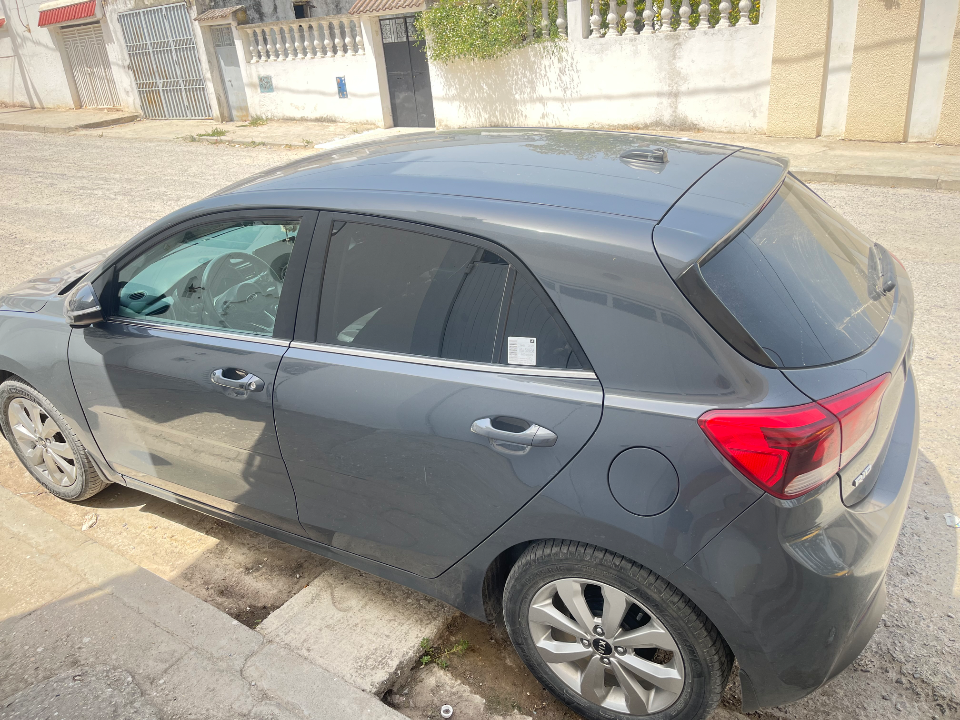 Kia RIO - Photo 5
