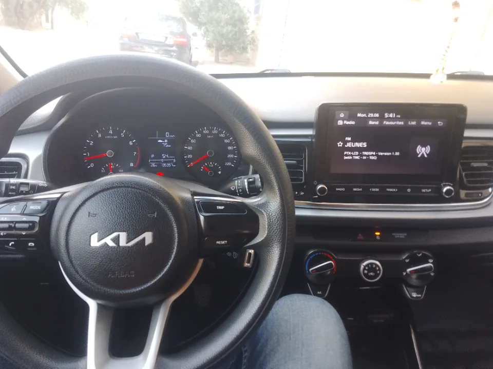 Kia RIO - Photo 7