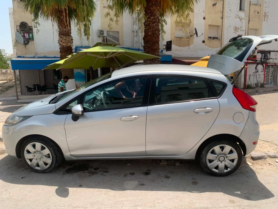 Ford FIESTA - Photo 10