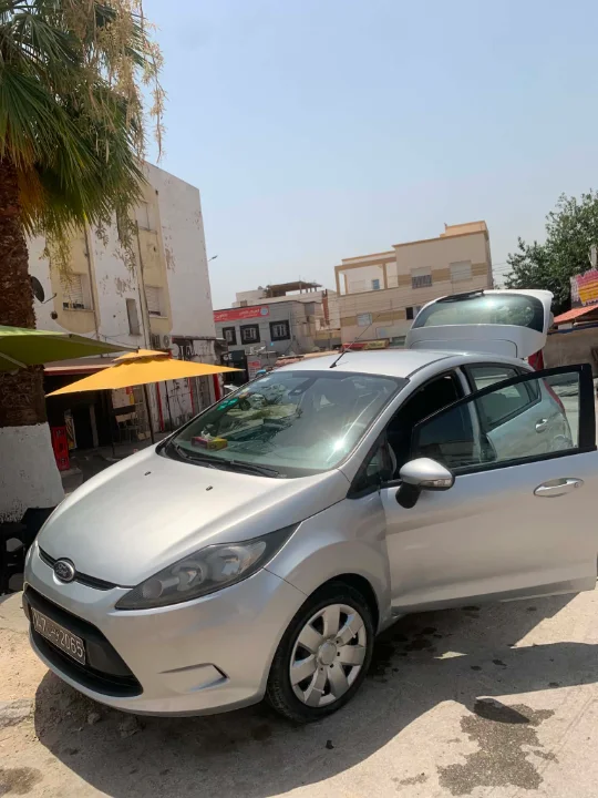 Ford FIESTA - Photo 8