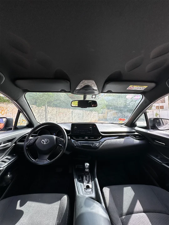 Toyota C-HR - Photo 2