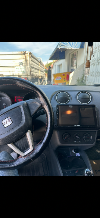 Seat Ibiza - Photo 2