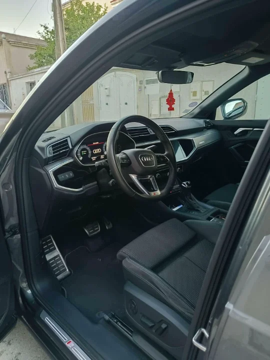 Audi Q3 - Photo 11