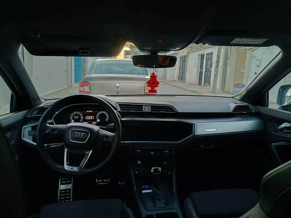 Audi Q3 - Photo 10