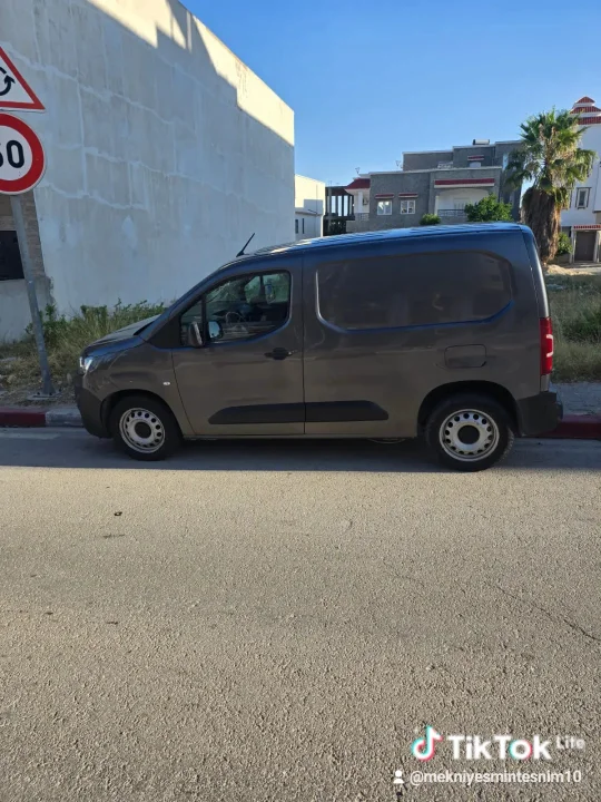 Citroen BERLINGO - Photo 2