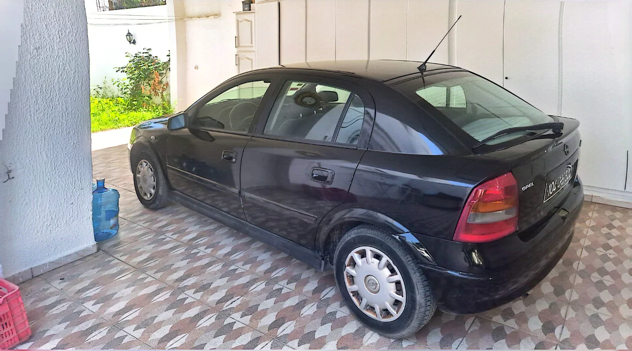 Opel Astra - Photo 4