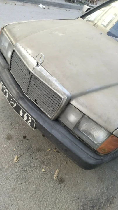 Mercedes 190-series - Photo 6