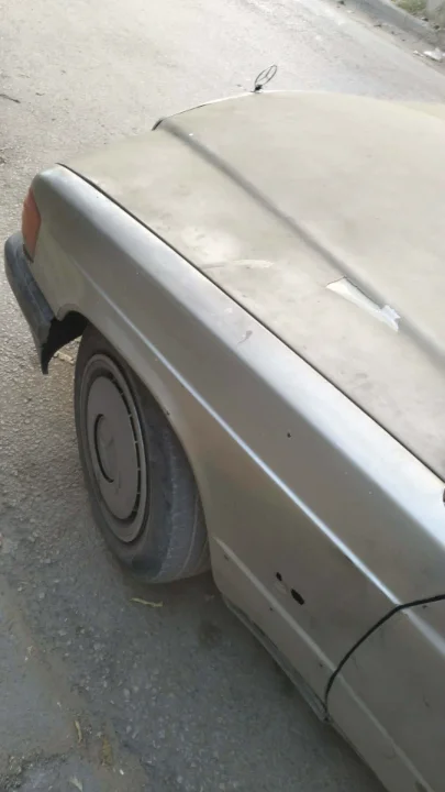 Mercedes 190-series - Photo 5