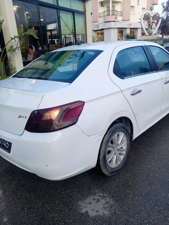 Peugeot 301 - Photo 2