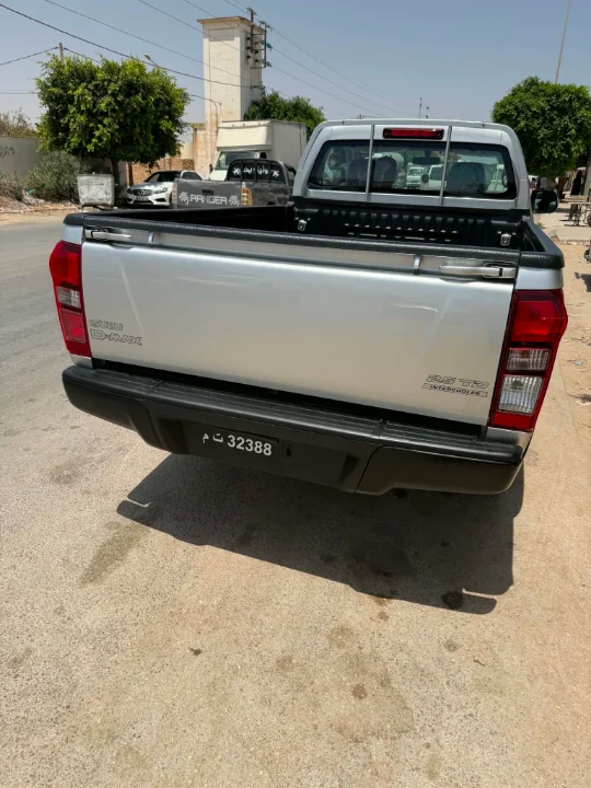 Isuzu D MAX - Photo 6