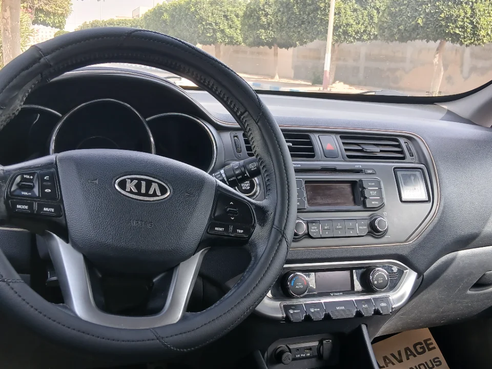 Kia RIO - Photo 8
