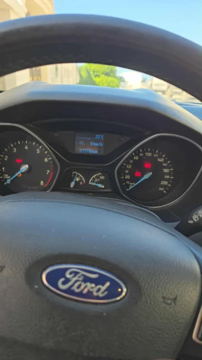 Ford FOCUS - Photo 2