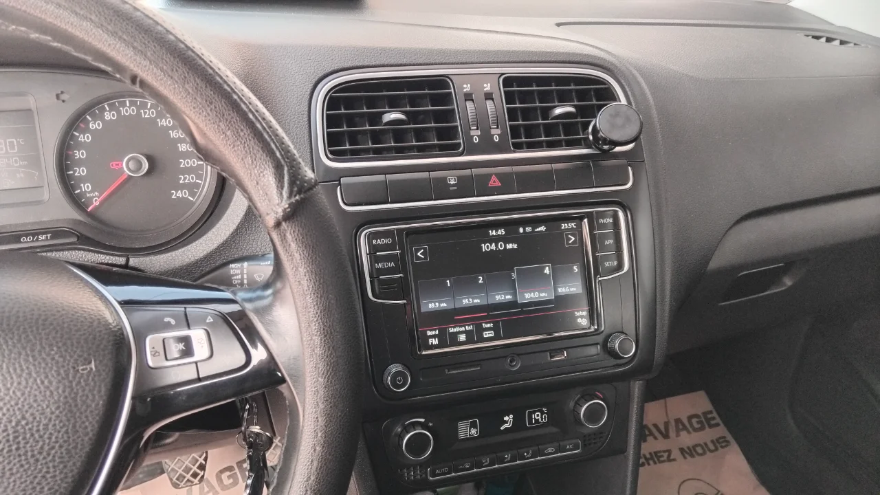 Volkswagen Polo - Photo 2