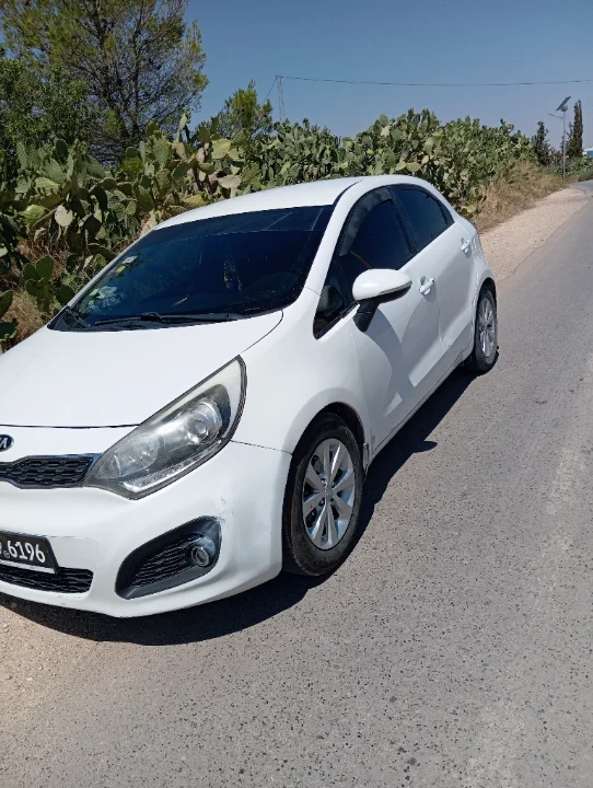 Kia RIO - Photo 3