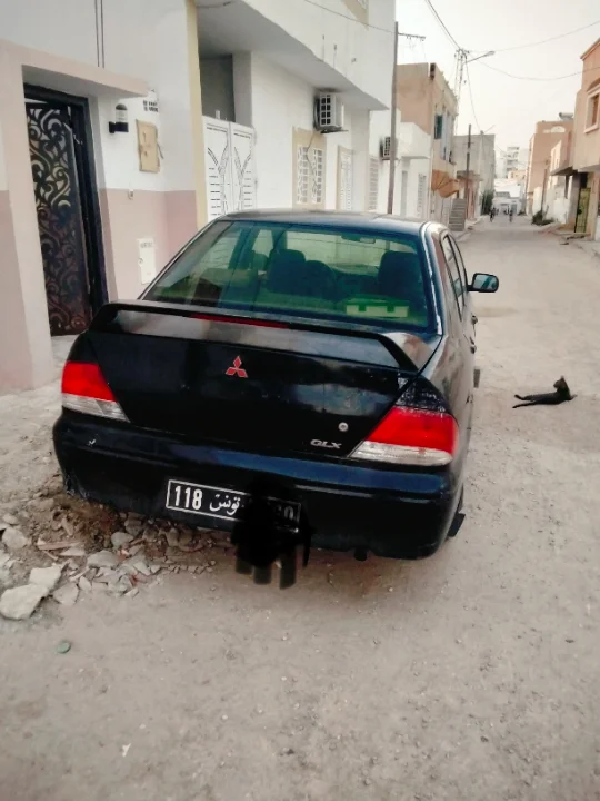 Mitsubishi Lancer - Photo 2