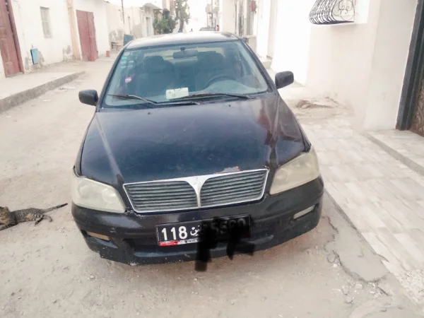 Mitsubishi Lancer 2002 Essence