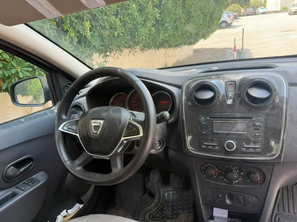 Dacia LOGAN - Photo 2
