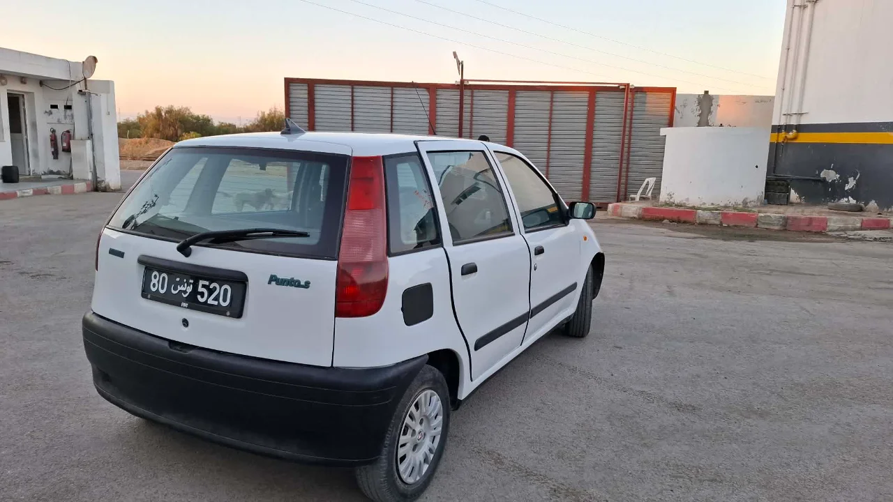 Fiat PUNTO - Photo 11