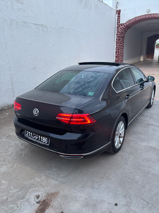 Volkswagen Passat - Photo 7
