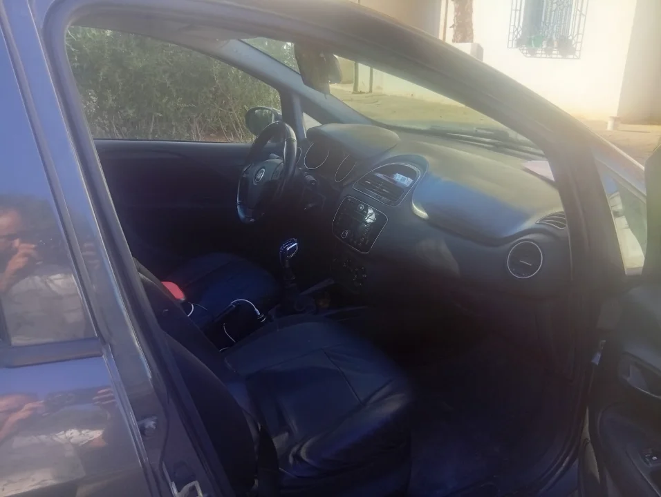Fiat PUNTO - Photo 6
