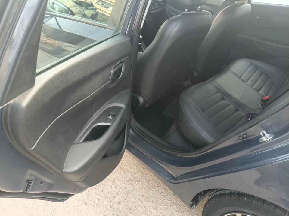 Hyundai ACCENT - Photo 6