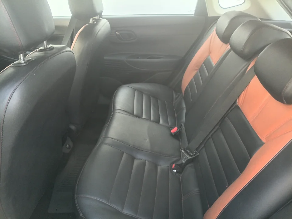 Hyundai ACCENT - Photo 5