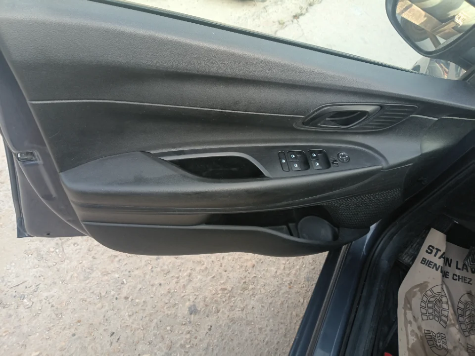 Hyundai ACCENT - Photo 3