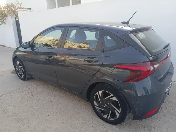 Hyundai ACCENT - Photo 2