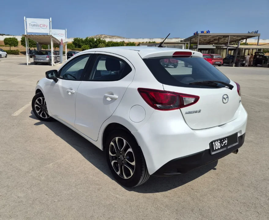 Mazda MAZDA2 - Photo 11