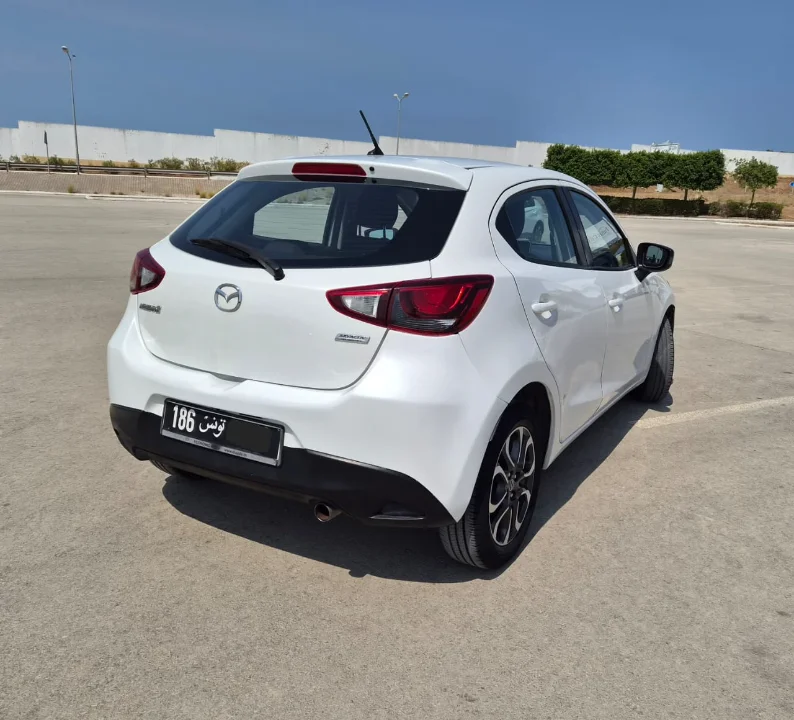 Mazda MAZDA2 - Photo 10