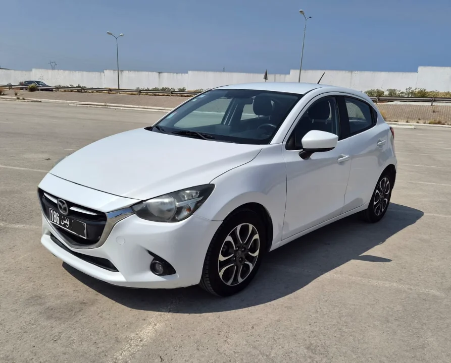 Mazda MAZDA2 - Photo 9