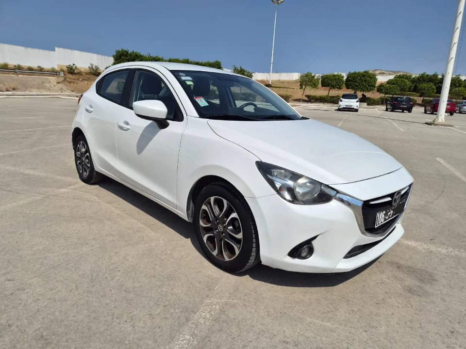 Mazda MAZDA2 - Photo 8